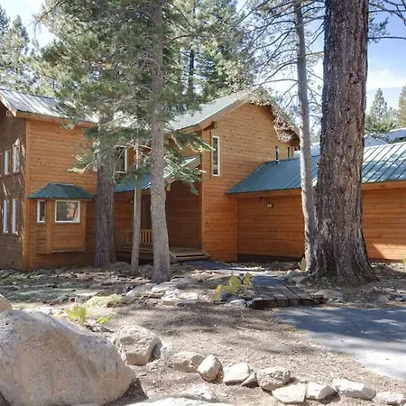 Villa The Acorn House